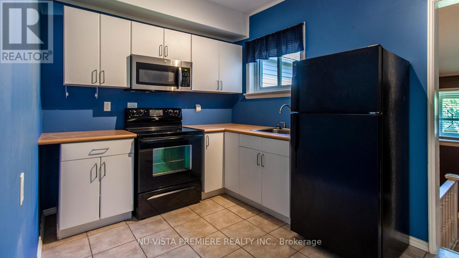 Photo 31 of 13 Empress Avenue, London North ON