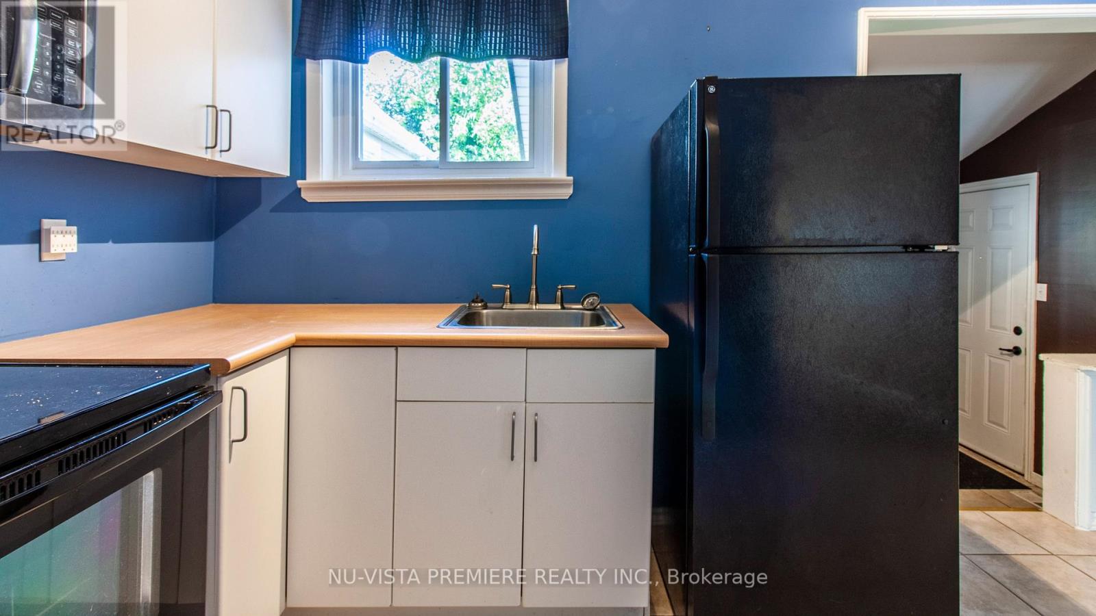 Photo 36 of 13 Empress Avenue, London North ON