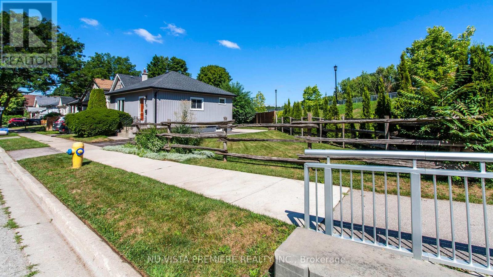 Photo 22 of 13 Empress Avenue, London North ON