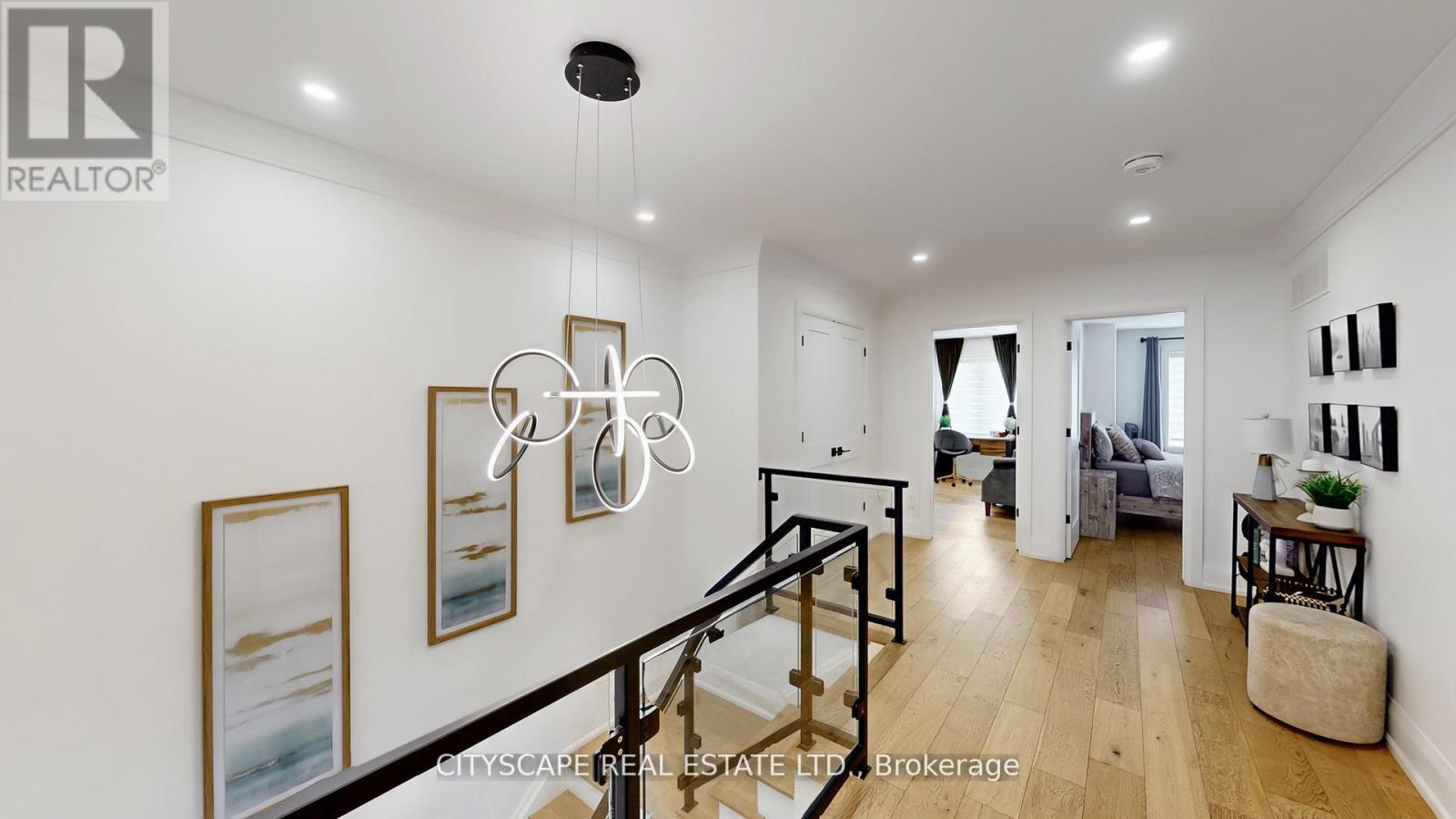 Photo 3 of 5966 River Grove Avenue W, Mississauga ON