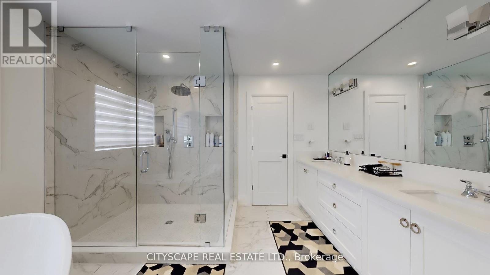 Photo 5 of 5966 River Grove Avenue W, Mississauga ON