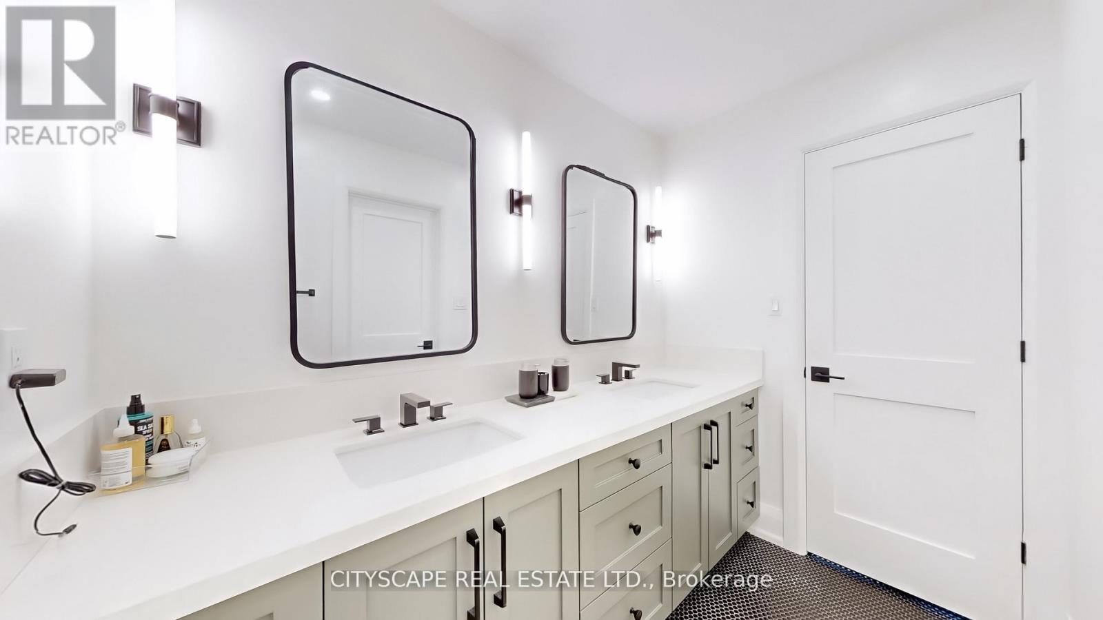 Photo 38 of 5966 River Grove Avenue W, Mississauga ON