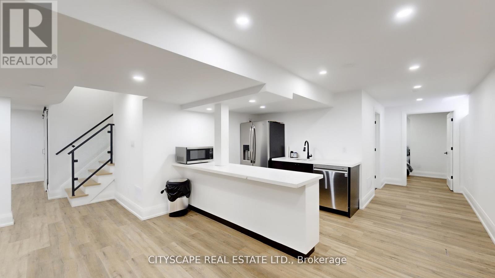 Photo 8 of 5966 River Grove Avenue W, Mississauga ON