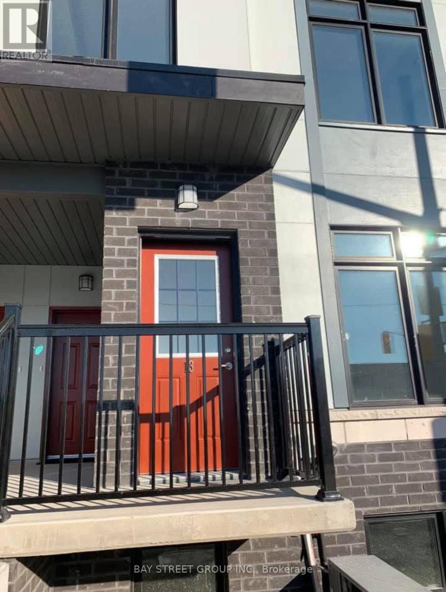 Photo 2 of 13 630 Rogers Road N, Toronto ON