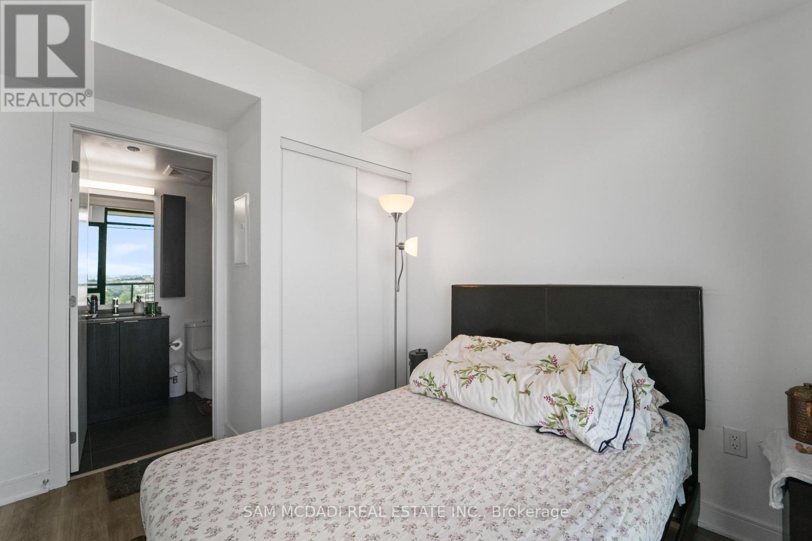 Photo 24 of 1513 86 Dundas Street E, Mississauga ON