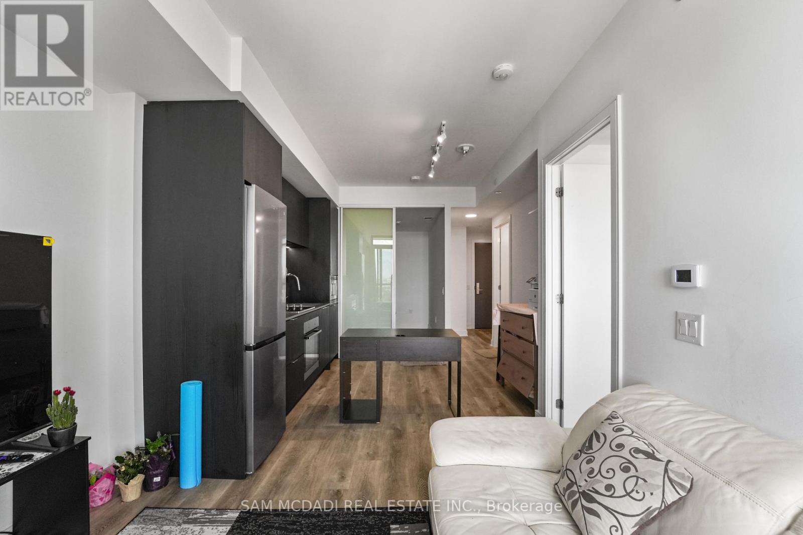 Photo 10 of 1513 86 Dundas Street E, Mississauga ON