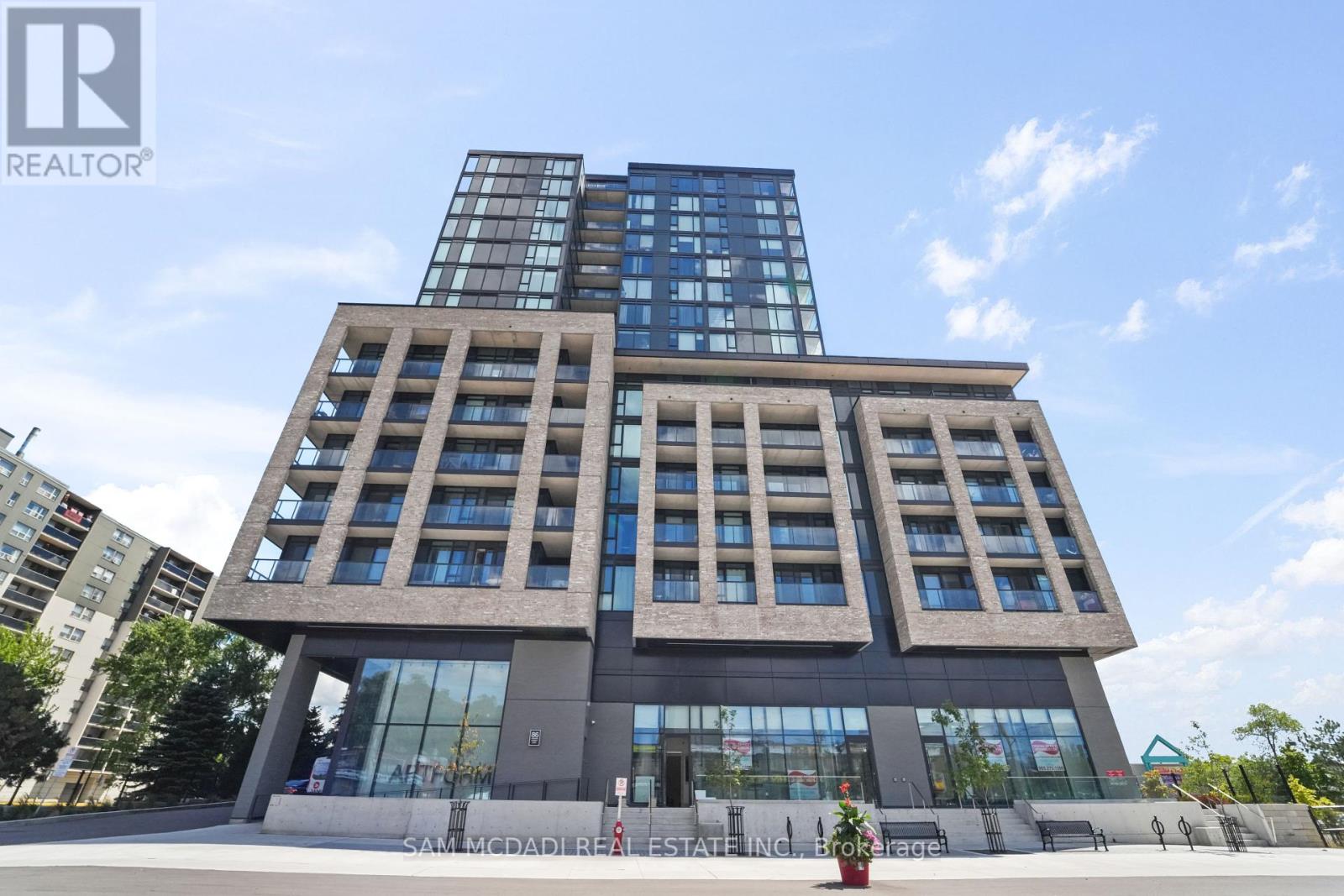 Photo 1 of 1513 86 Dundas Street E, Mississauga ON