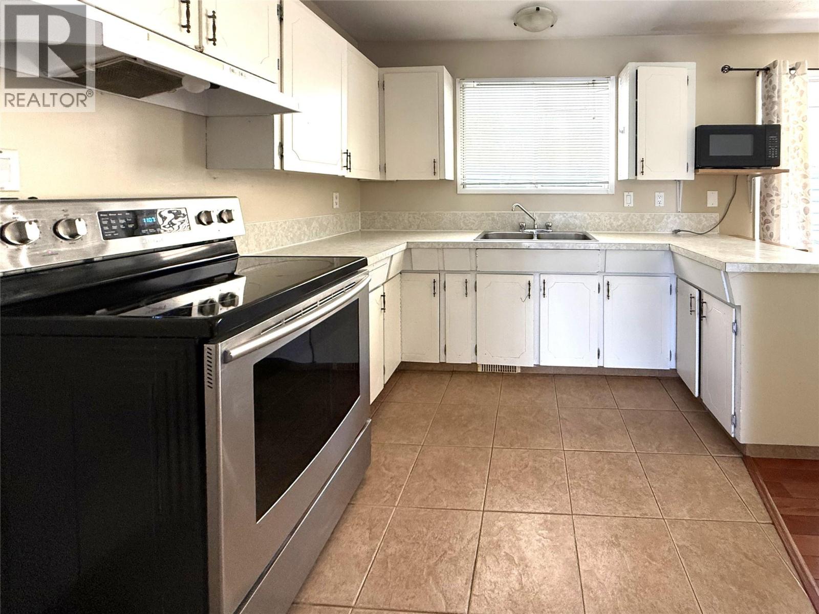 Photo 3 of 5400 Ronde Lane, Kamloops BC