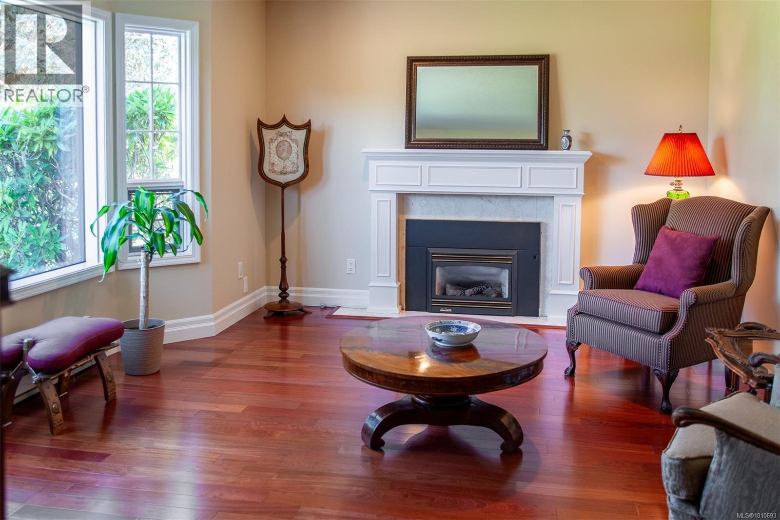 Photo 27 of 158 Crescent Rd E, Qualicum Beach BC