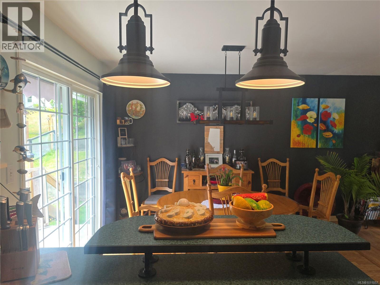 Photo 9 of 170 Seaview St, Sayward BC