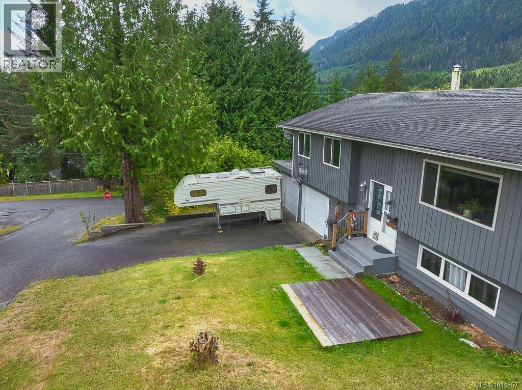 Photo 19 of 170 Seaview St, Sayward BC