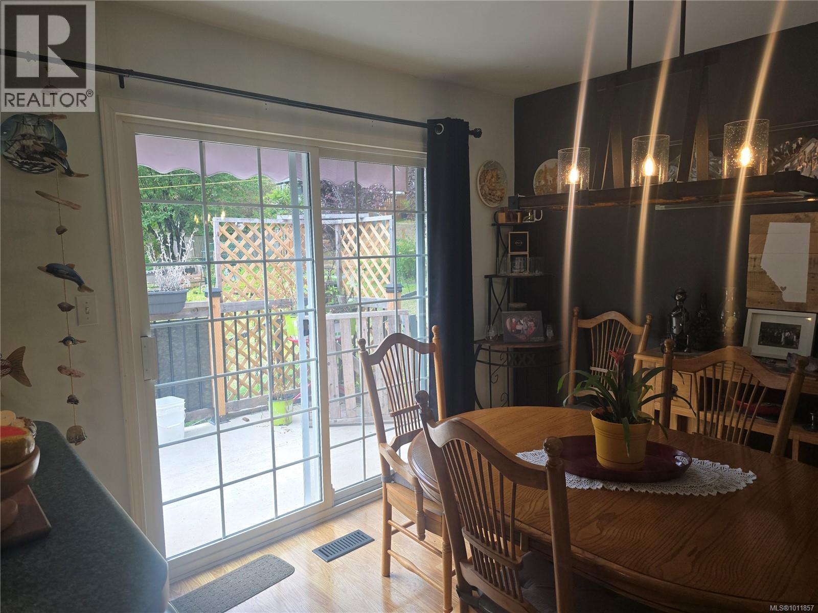 Photo 5 of 170 Seaview St, Sayward BC
