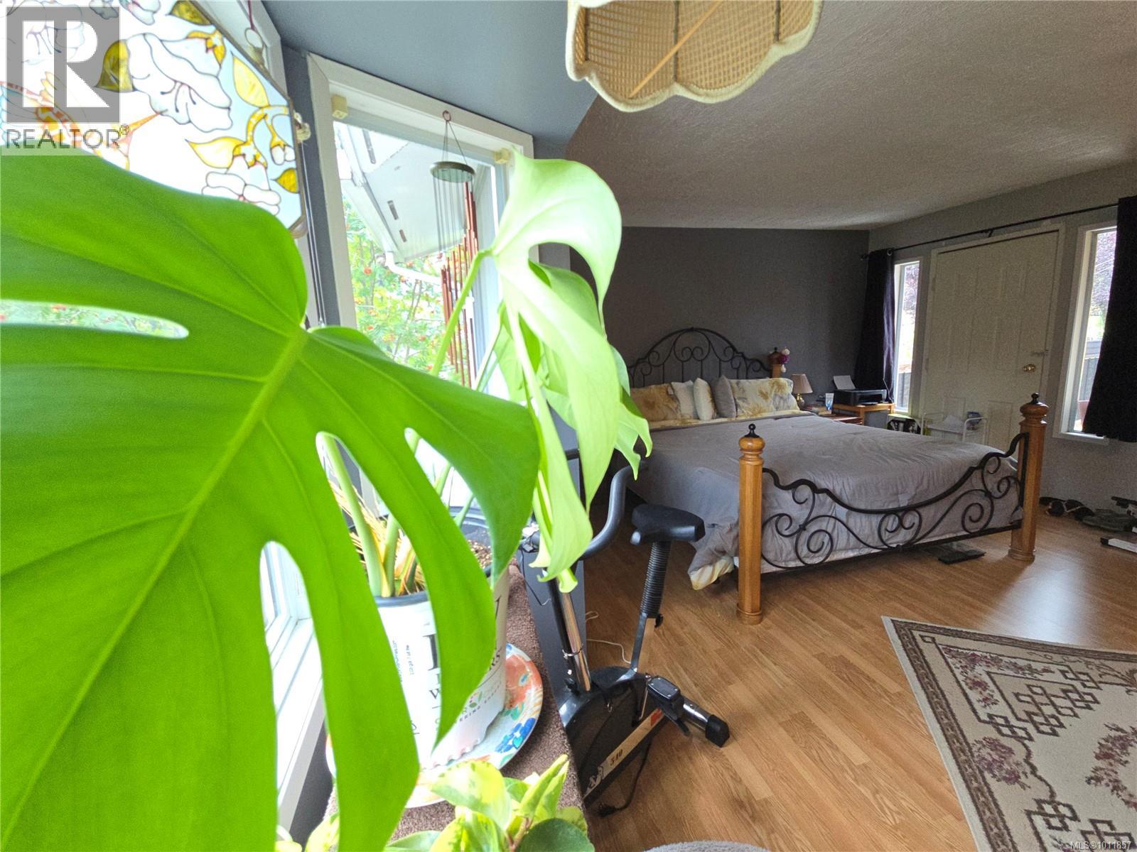 Photo 18 of 170 Seaview St, Sayward BC