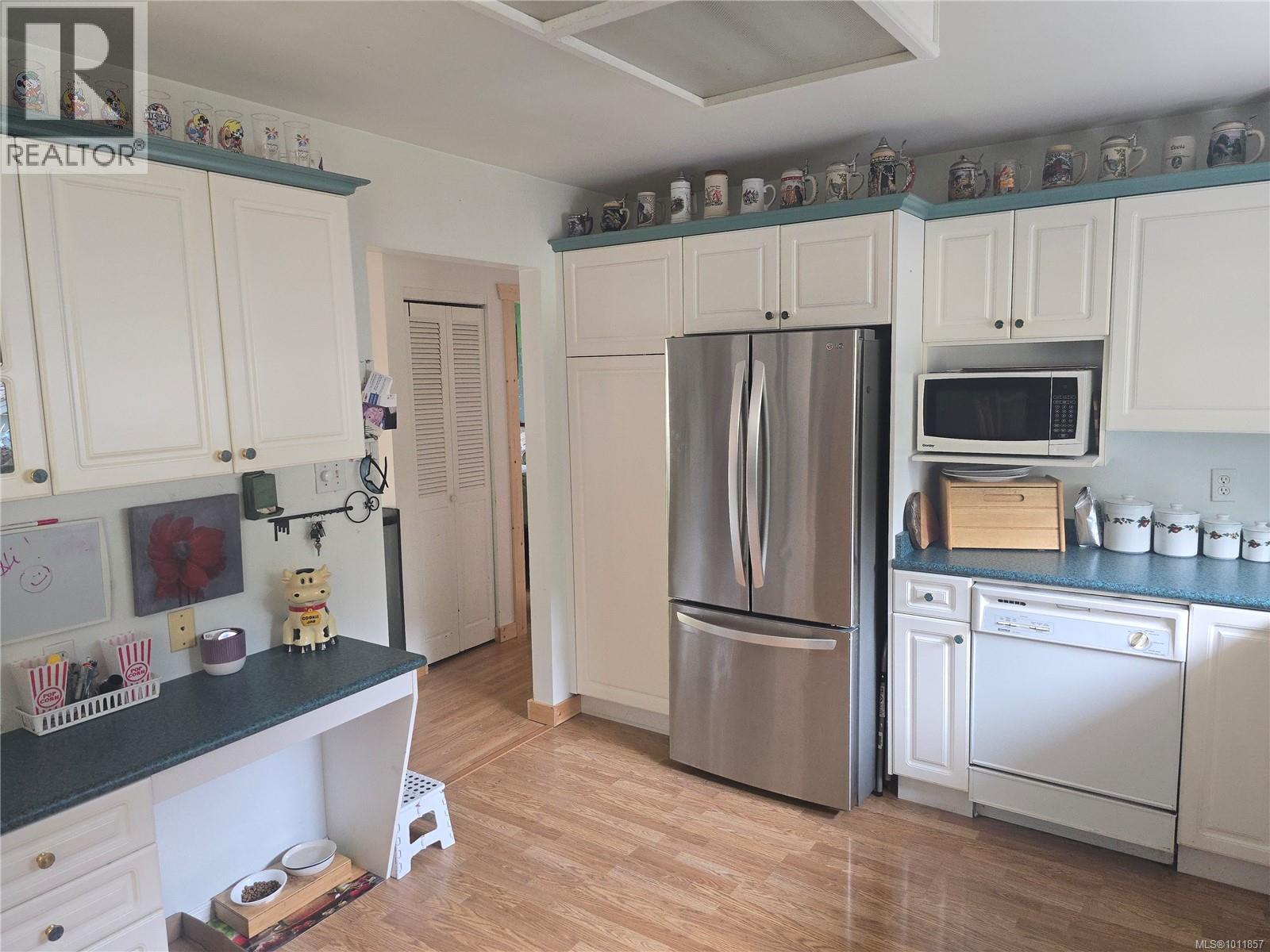 Photo 31 of 170 Seaview St, Sayward BC