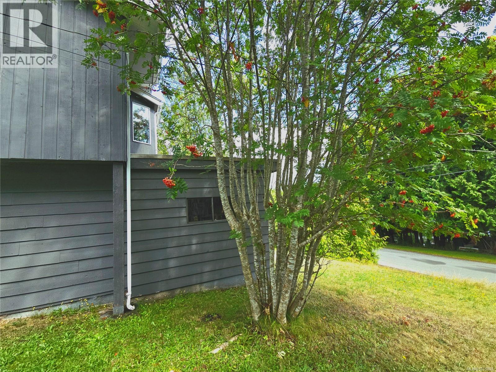 Photo 22 of 170 Seaview St, Sayward BC