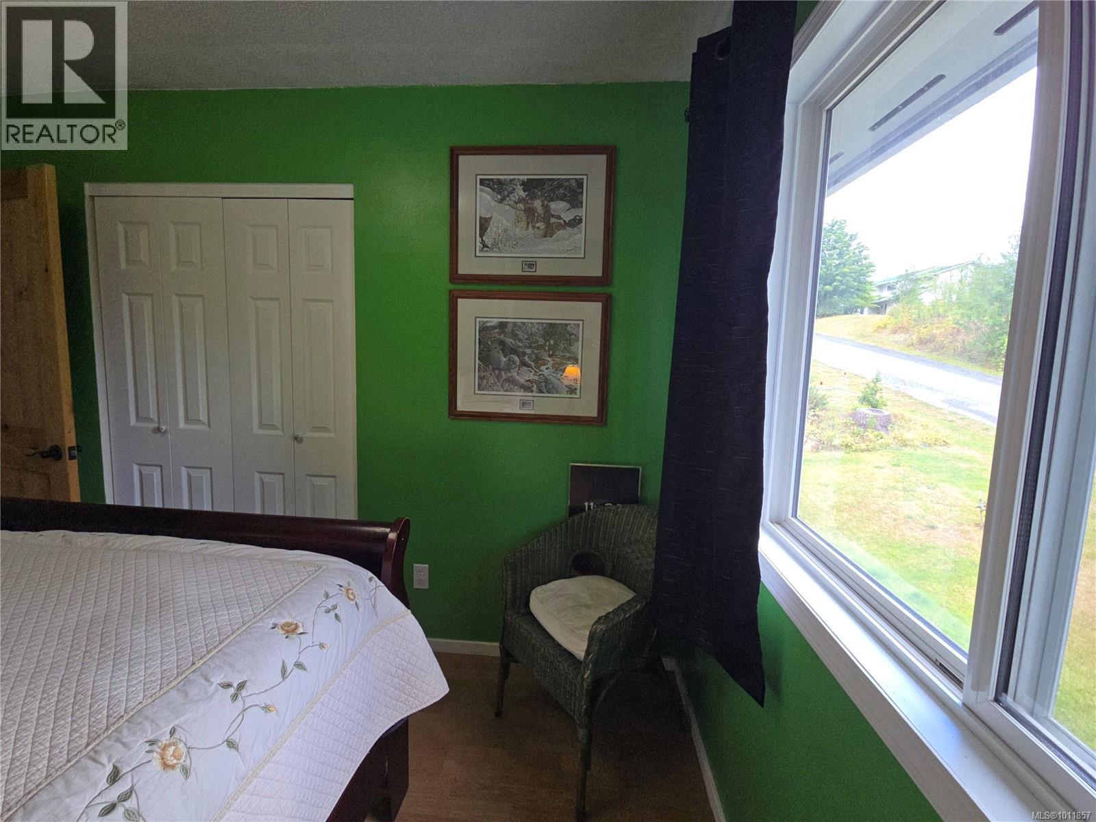 Photo 1 of 170 Seaview St, Sayward BC