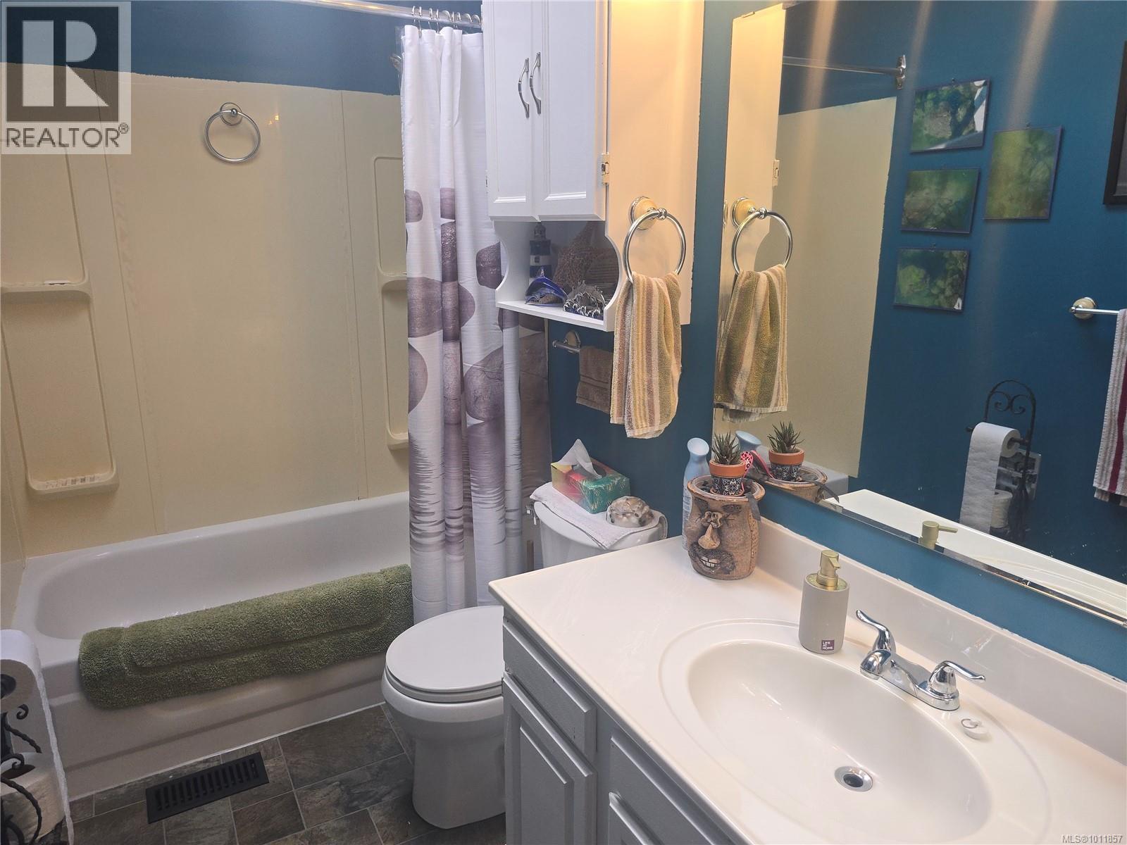 Photo 41 of 170 Seaview St, Sayward BC