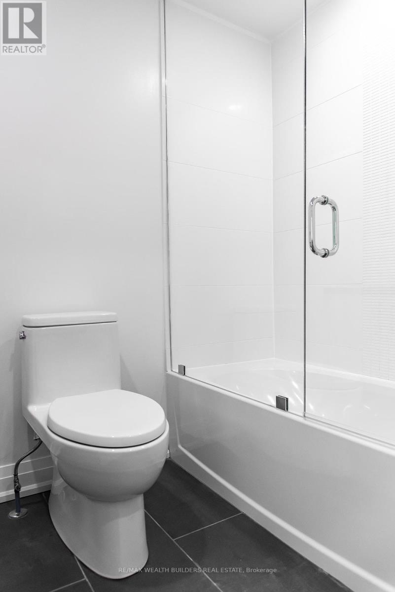 Photo 5 of 4 213 Jarvis Street, Toronto ON
