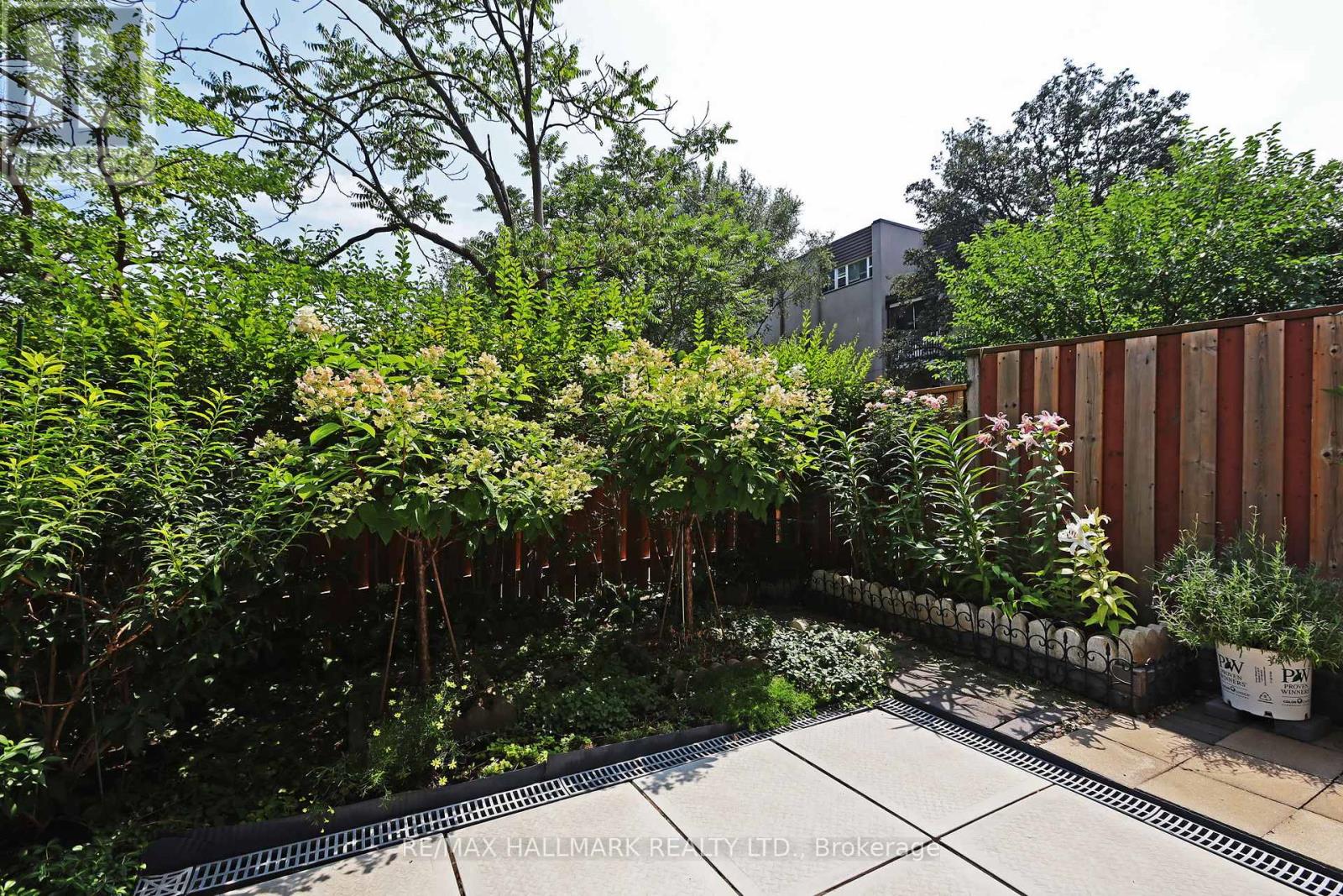 Photo 12 of 130 3040 Constitution Boulevard, Mississauga ON