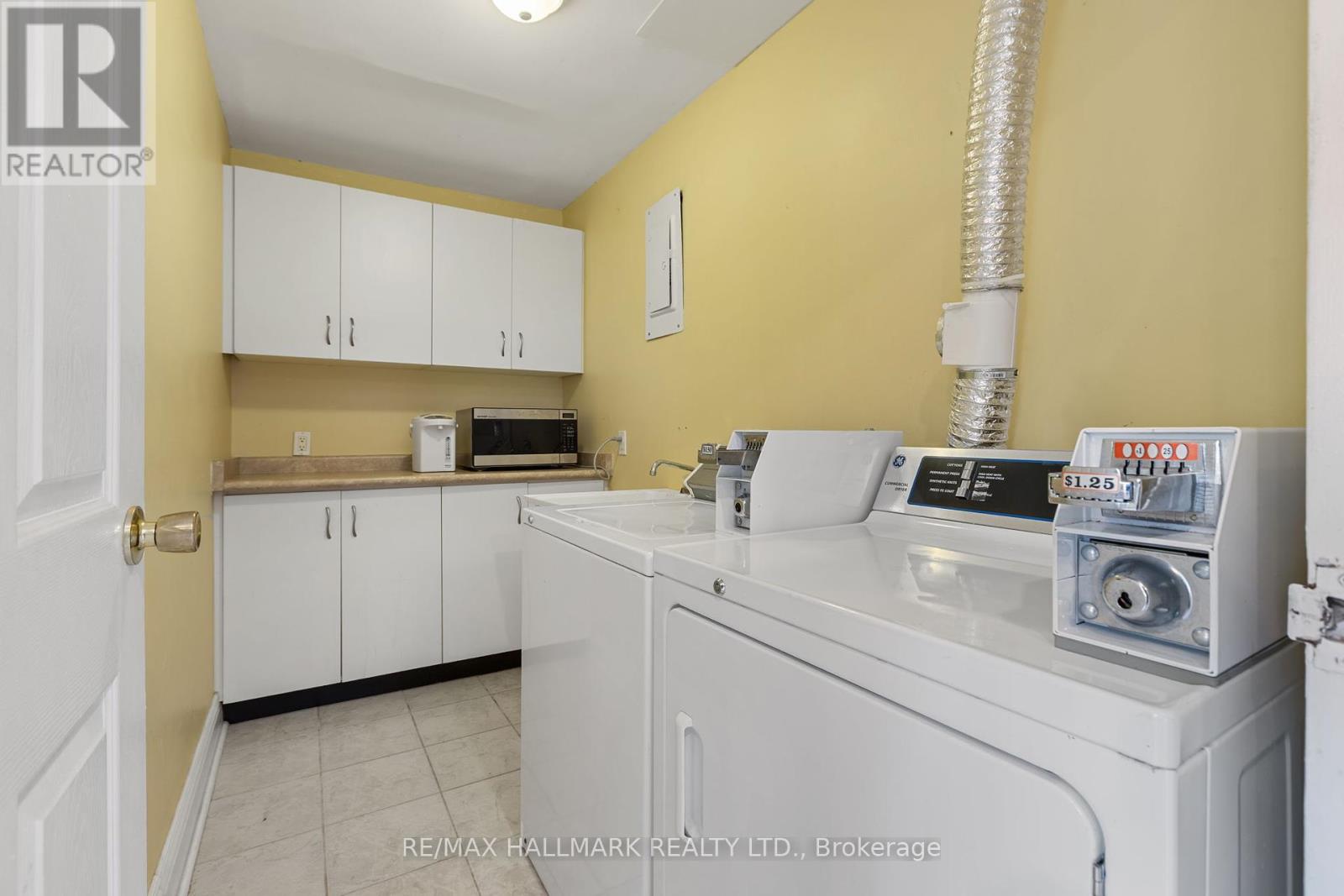 Photo 10 of 130 3040 Constitution Boulevard, Mississauga ON