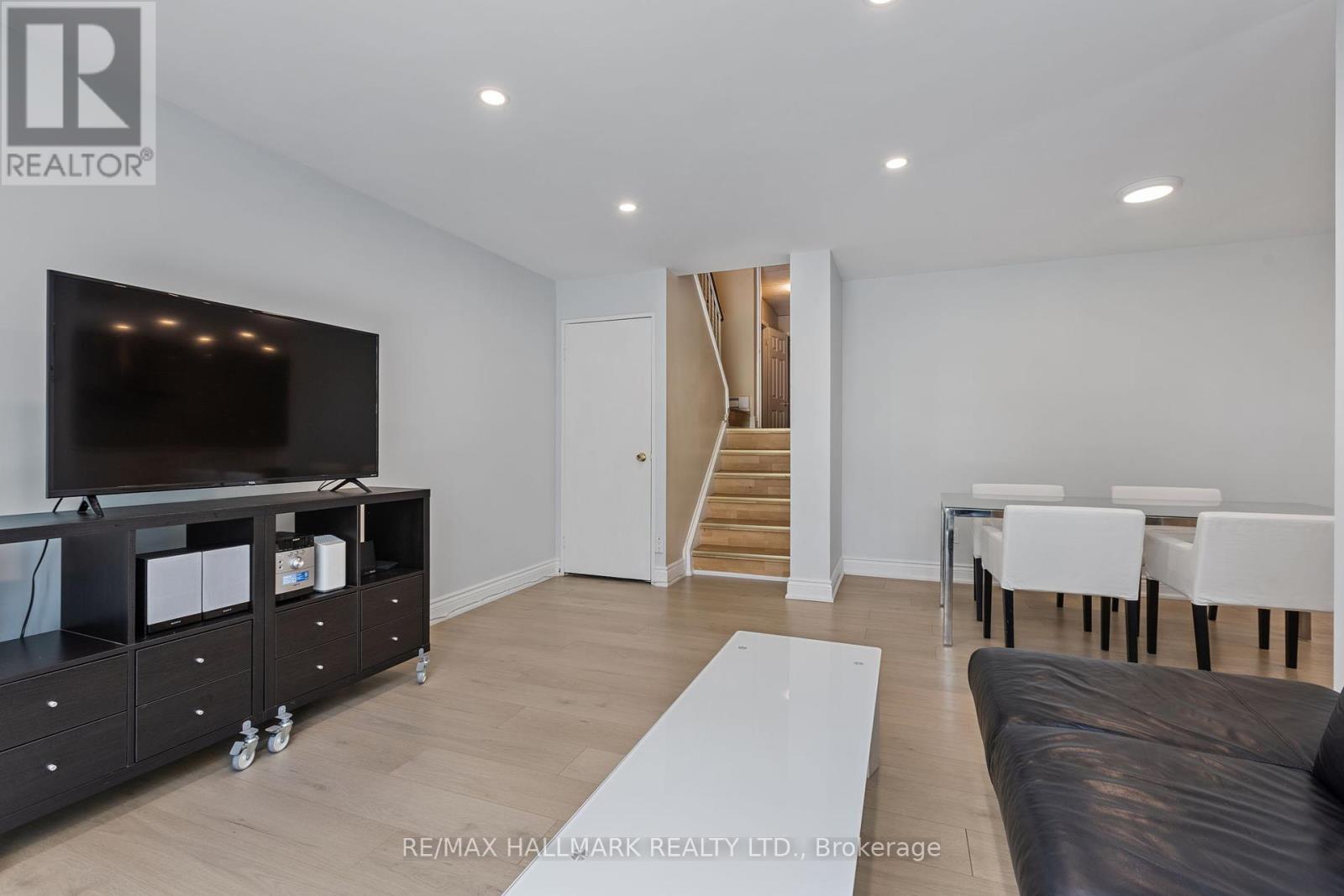 Photo 13 of 130 3040 Constitution Boulevard, Mississauga ON