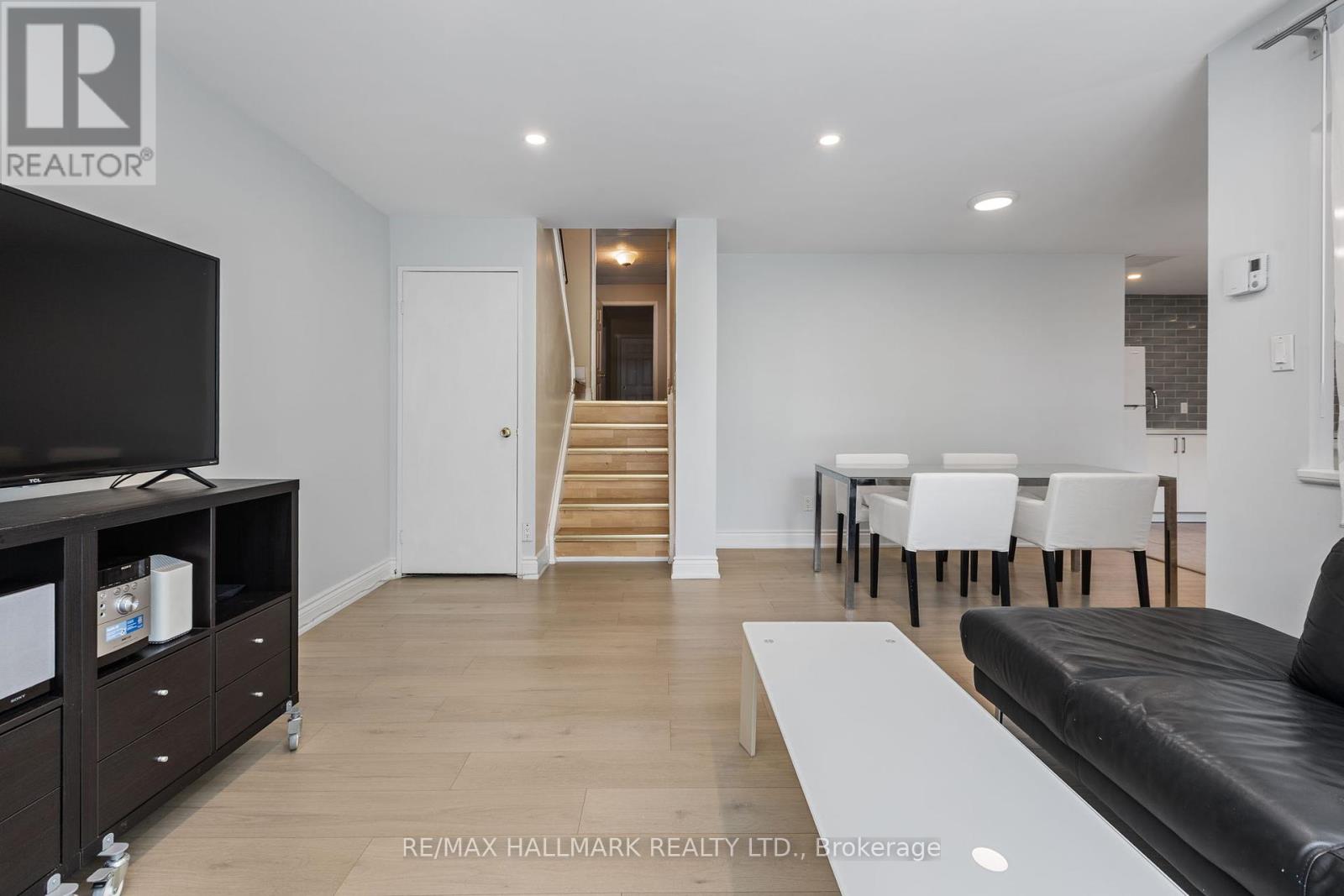 Photo 7 of 130 3040 Constitution Boulevard, Mississauga ON