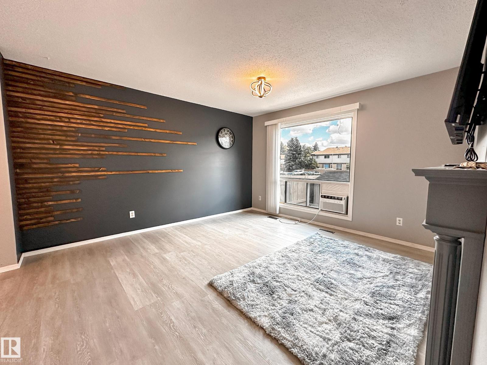 Photo 4 of 858 Erin Pl Nw, Edmonton AB