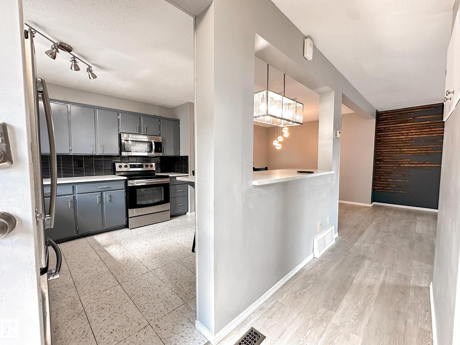 Photo 31 of 858 Erin Pl Nw, Edmonton AB