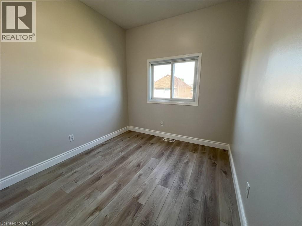 Photo 5 of 91 Donnenwerth Drive, Kitchener ON