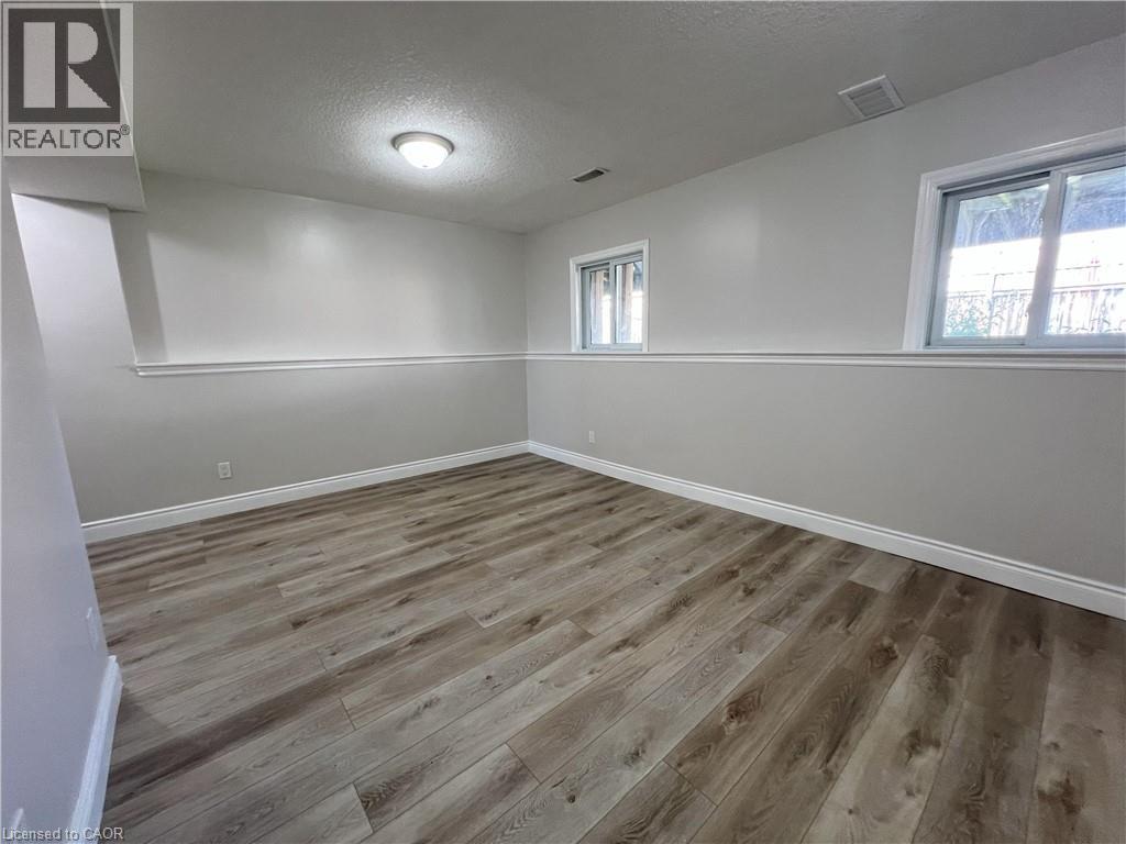 Photo 13 of 91 Donnenwerth Drive, Kitchener ON