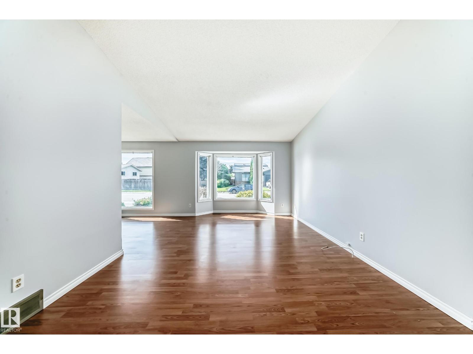Photo 58 of 18908 97 Av Nw, Edmonton AB