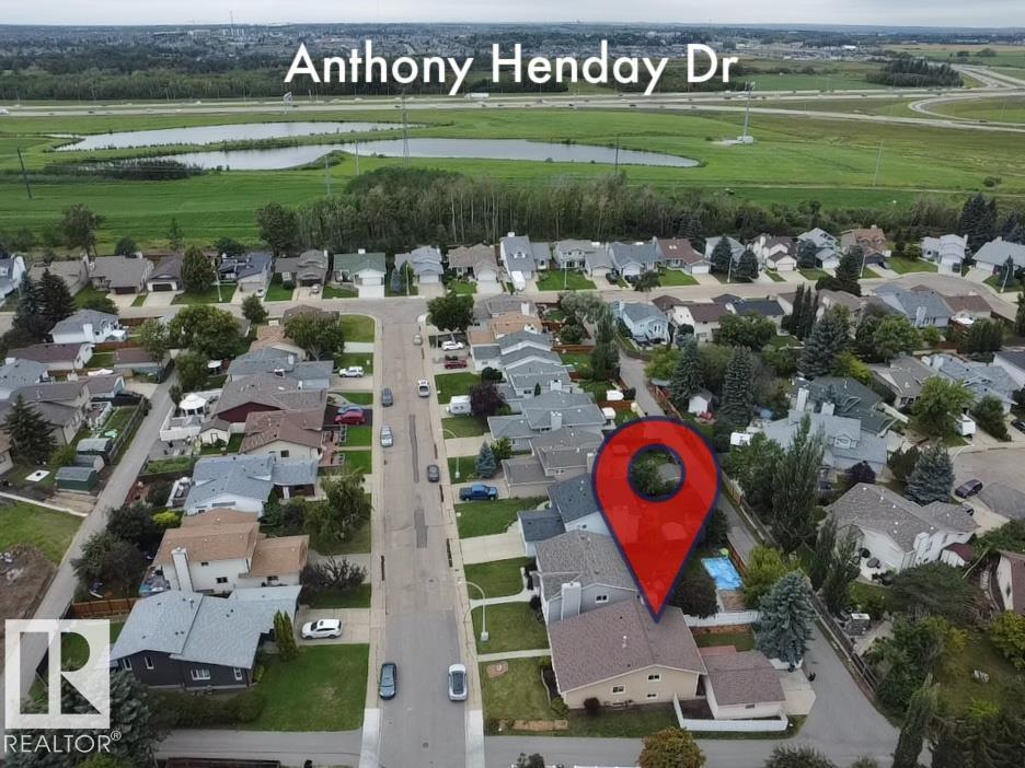 Photo 7 of 18908 97 Av Nw, Edmonton AB