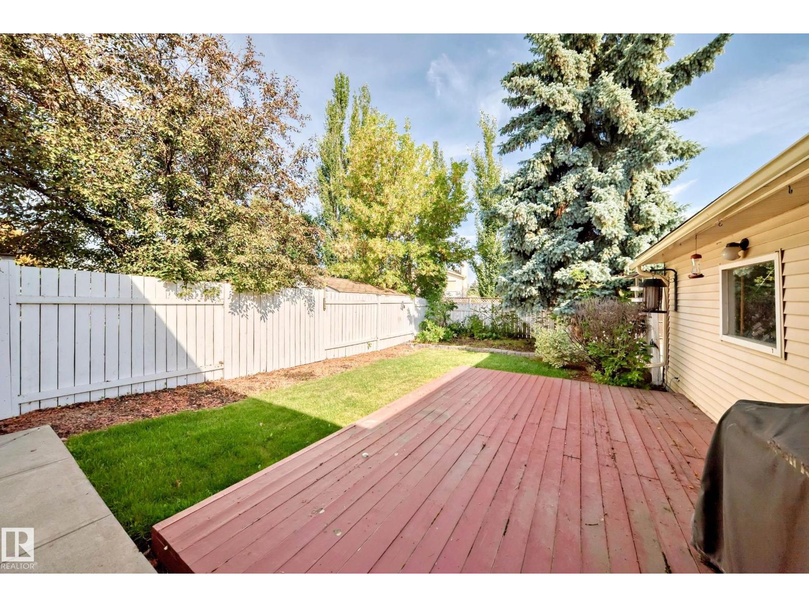 Photo 17 of 18908 97 Av Nw, Edmonton AB