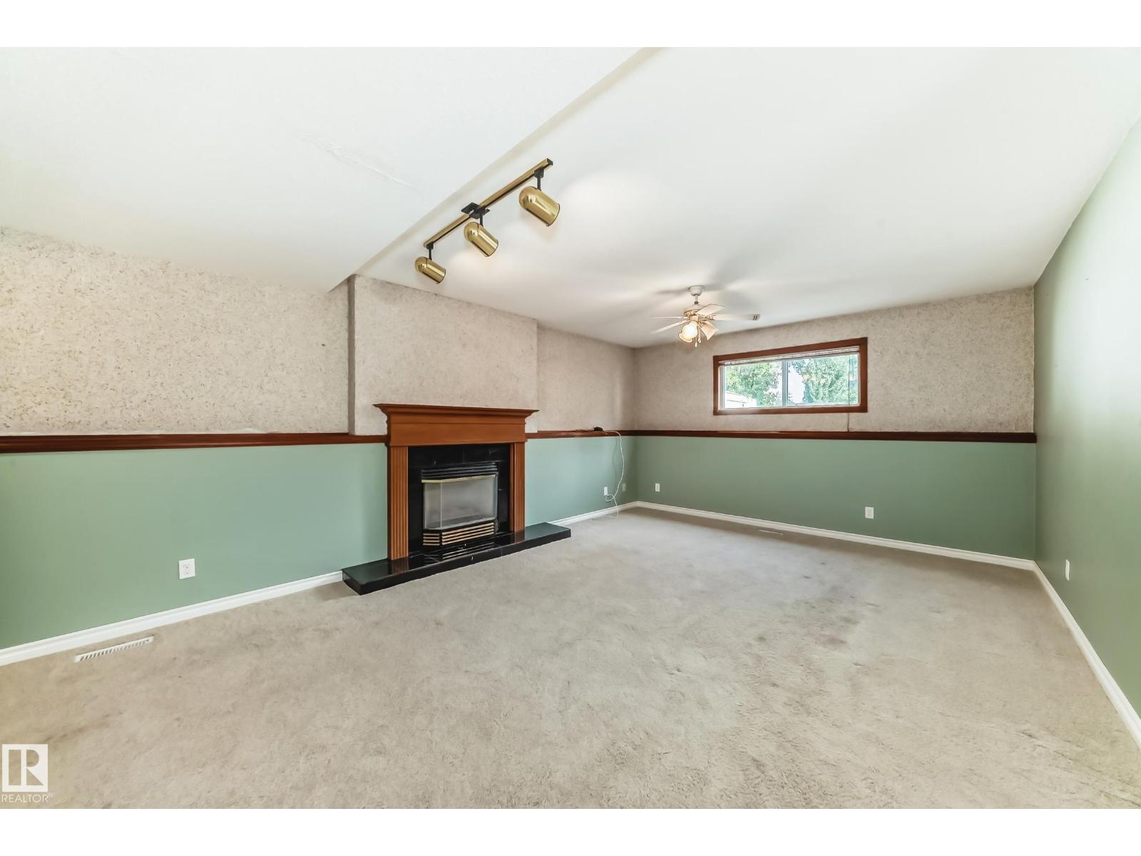 Photo 4 of 18908 97 Av Nw, Edmonton AB