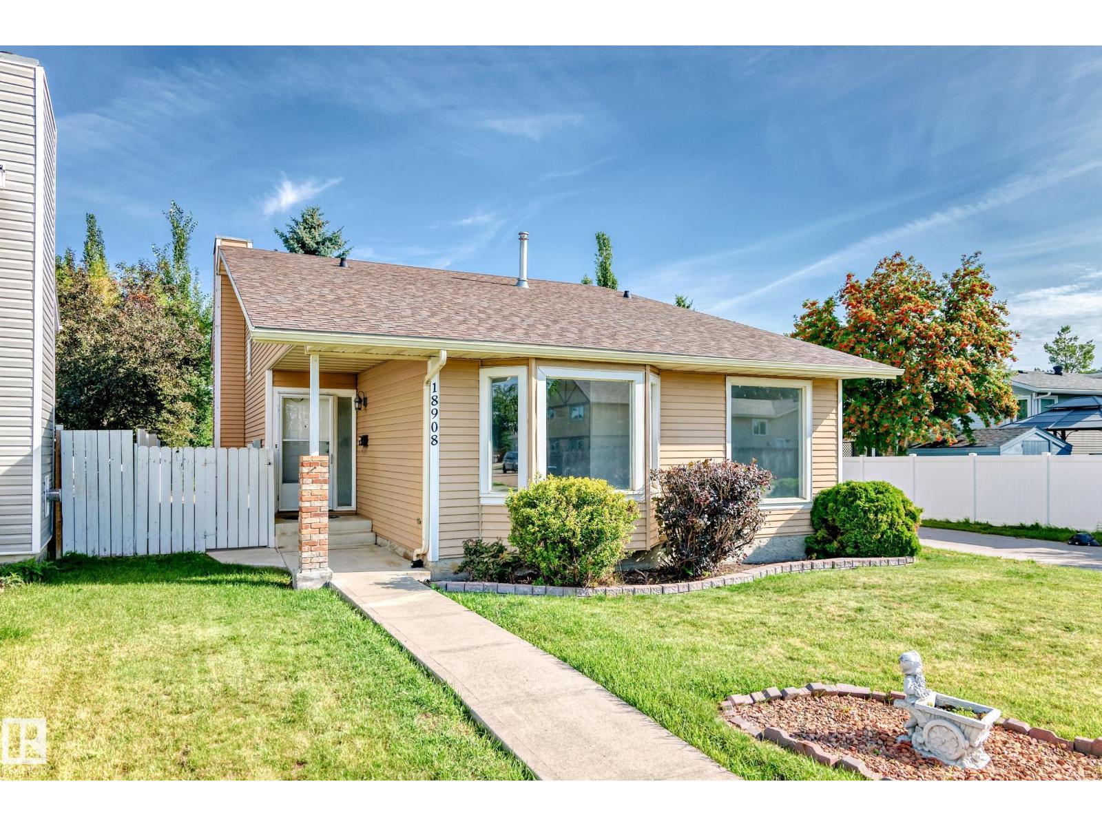 Photo 22 of 18908 97 Av Nw, Edmonton AB