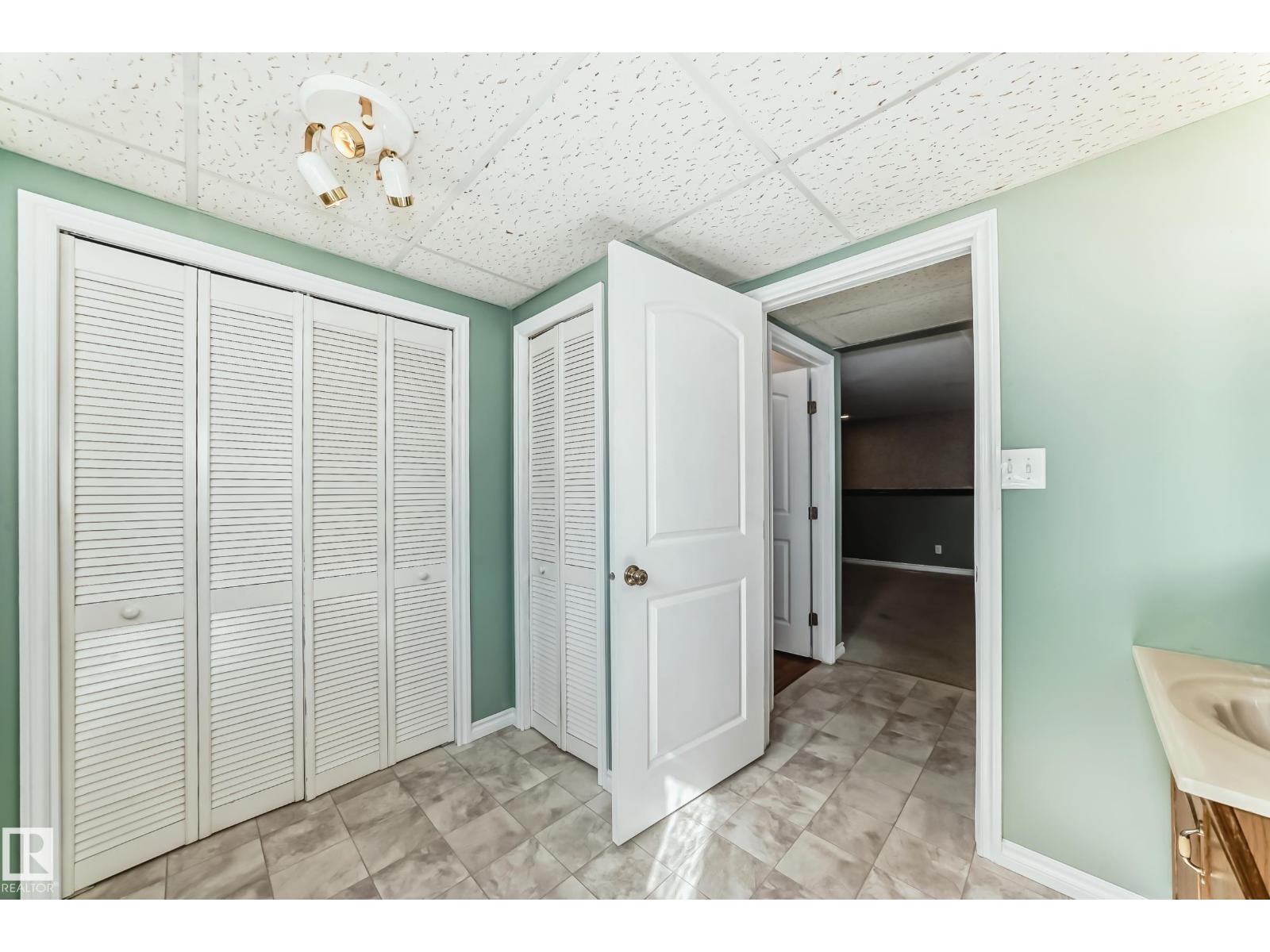 Photo 38 of 18908 97 Av Nw, Edmonton AB