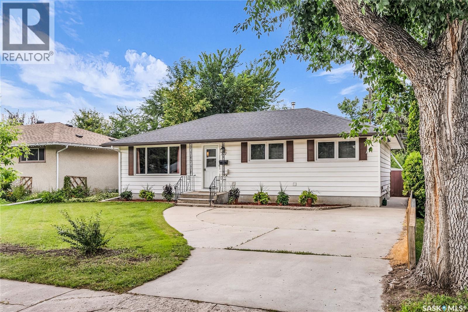 Photo 3 of 311 Hilliard Street E, Saskatoon SK