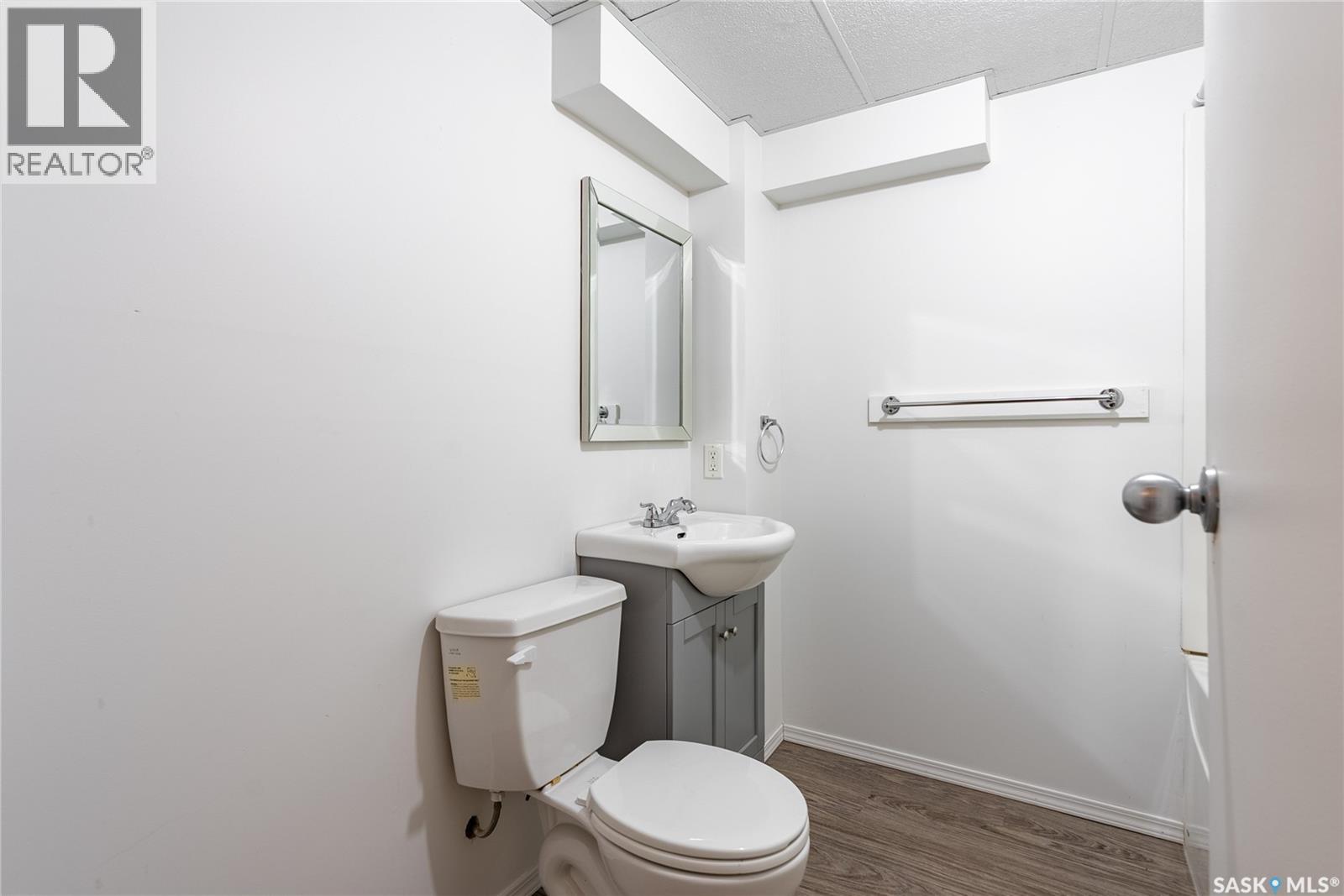 Photo 11 of 311 Hilliard Street E, Saskatoon SK