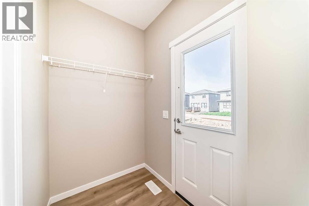 Photo 21 of 393 Hotchkiss Drive Se, Calgary AB
