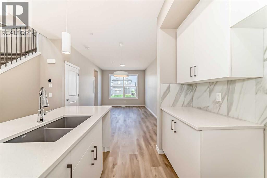 Photo 8 of 393 Hotchkiss Drive Se, Calgary AB