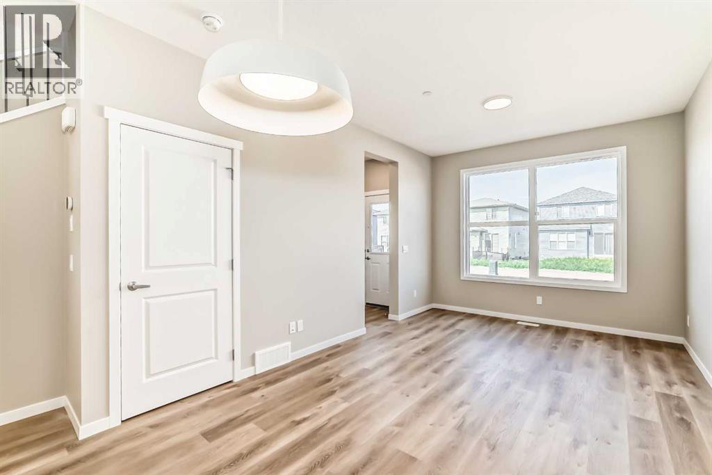 Photo 12 of 393 Hotchkiss Drive Se, Calgary AB