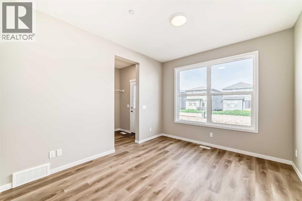 Photo 16 of 393 Hotchkiss Drive Se, Calgary AB