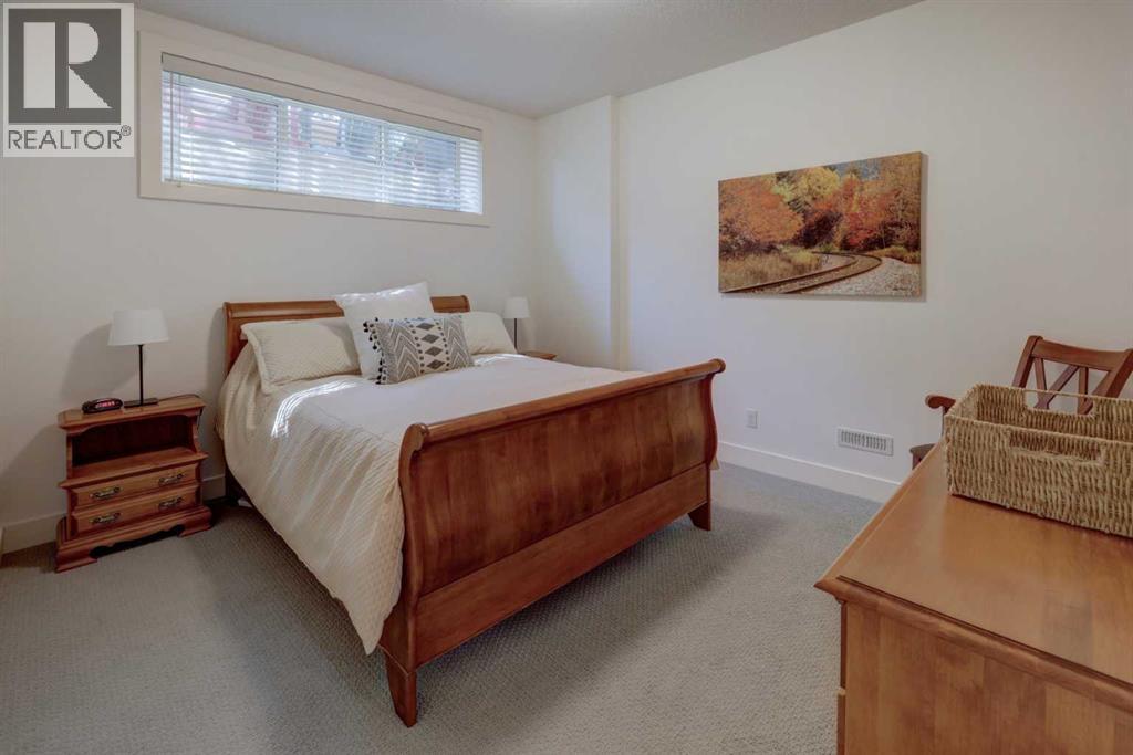 Single Family House for Sale in   Avenue SW Altadore Calgary 