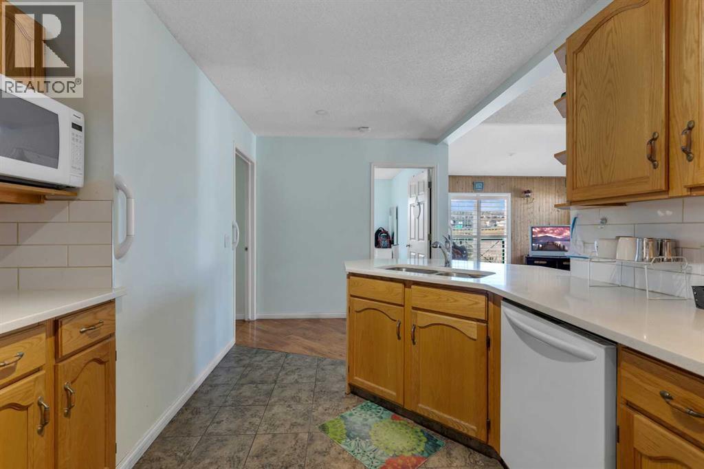 Single Family House for Sale in   Hidden Creek Place NW Hidden Valley Calgary 