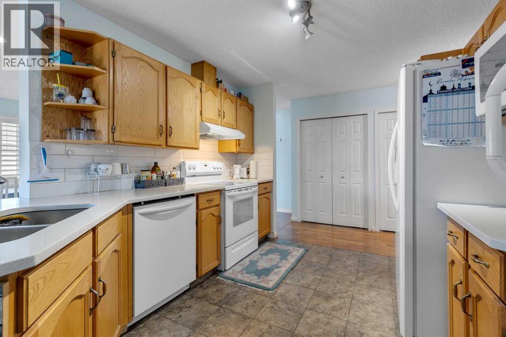 Single Family House for Sale in   Hidden Creek Place NW Hidden Valley Calgary 