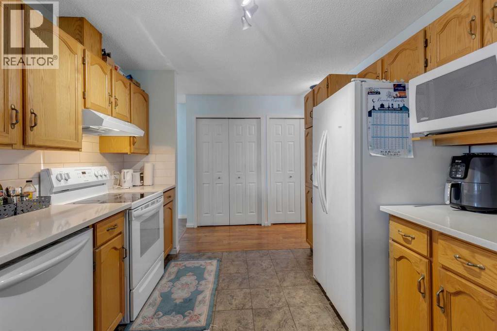 Single Family House for Sale in   Hidden Creek Place NW Hidden Valley Calgary 