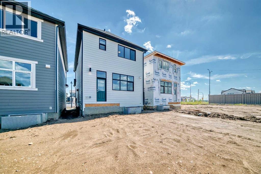 Photo 39 of 15 Magnolia Street, Calgary AB