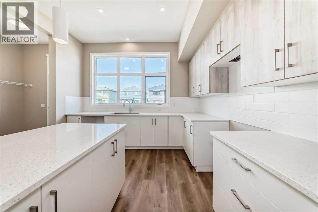 Photo 6 of 385 Hotchkiss Drive Se, Calgary AB