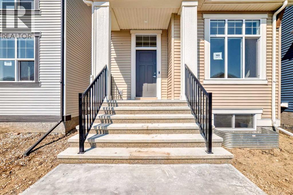 Photo 2 of 385 Hotchkiss Drive Se, Calgary AB