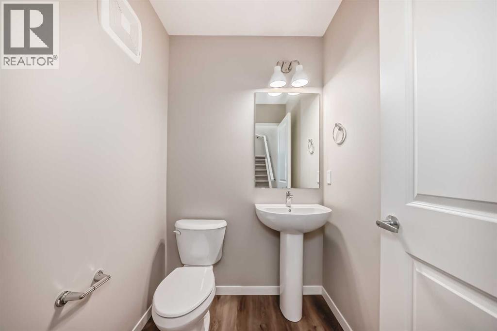 Photo 17 of 385 Hotchkiss Drive Se, Calgary AB